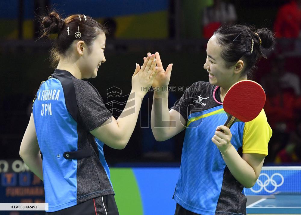Olympics: Japanese pair wins in table tennis team event