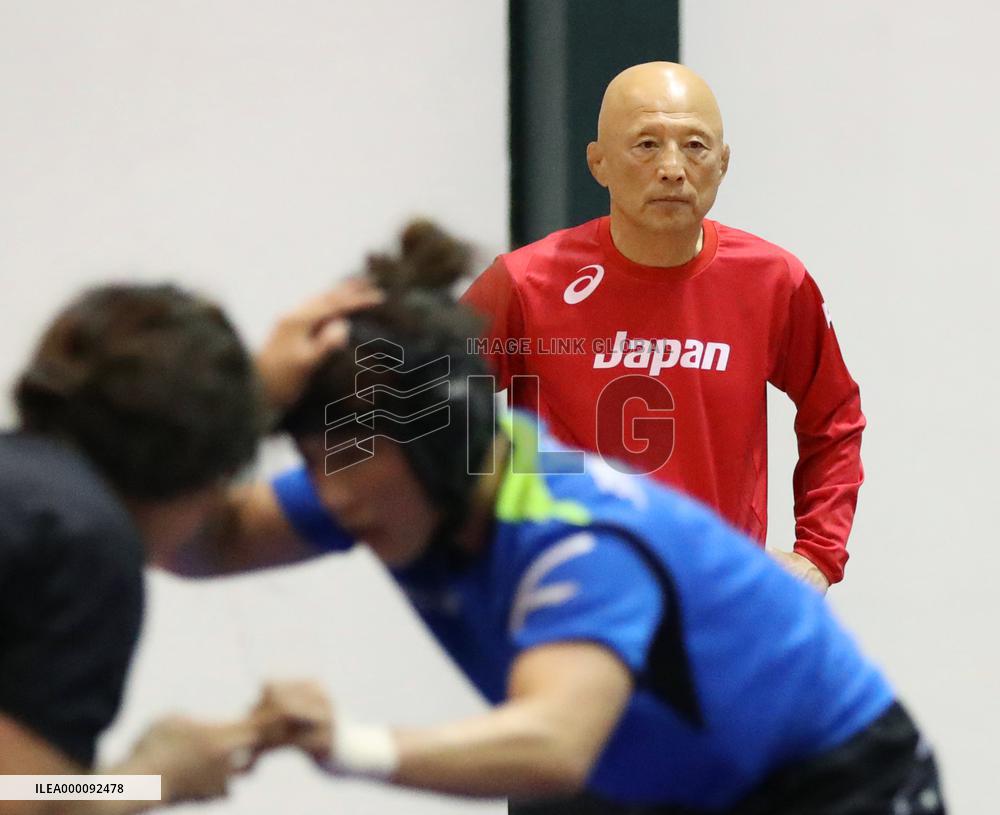 Olympics: Japanese wrestlers warm up in Rio