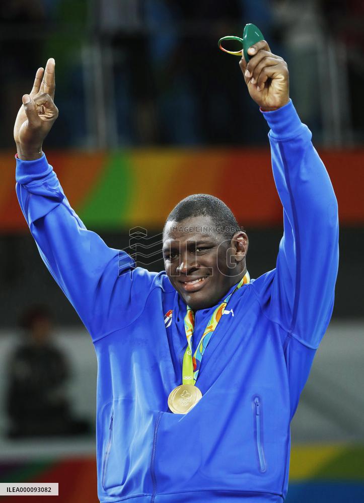 Olympics: Lopez wins 3rd straight gold