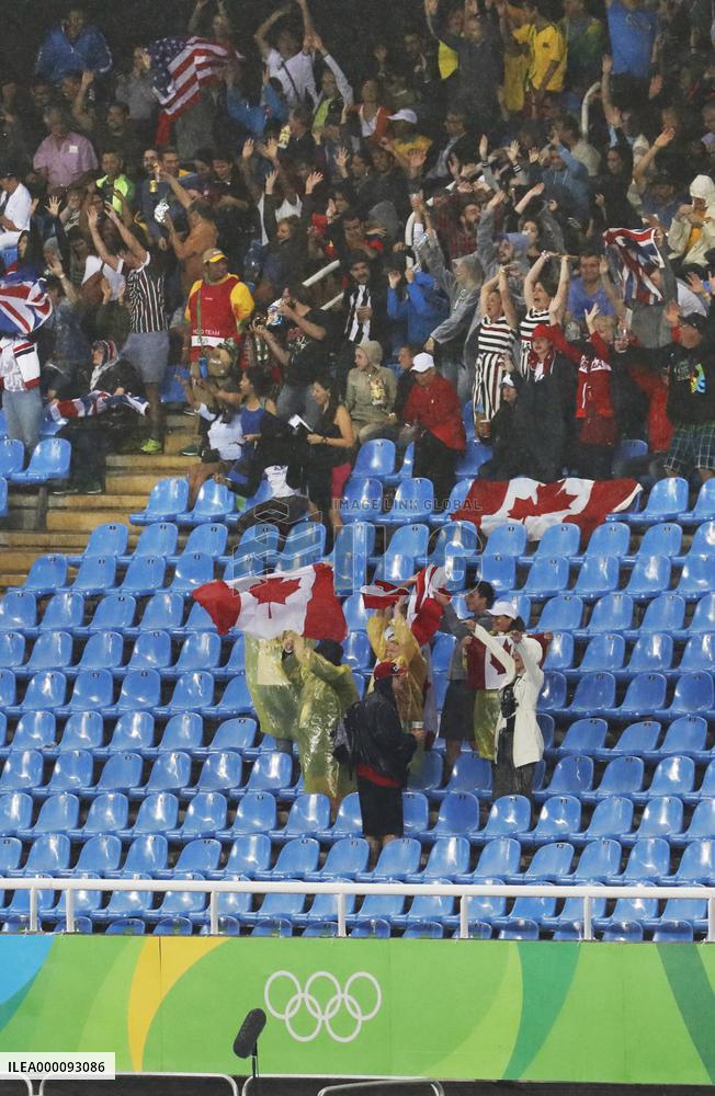 Olympics: Scenes from athletics on Day 11