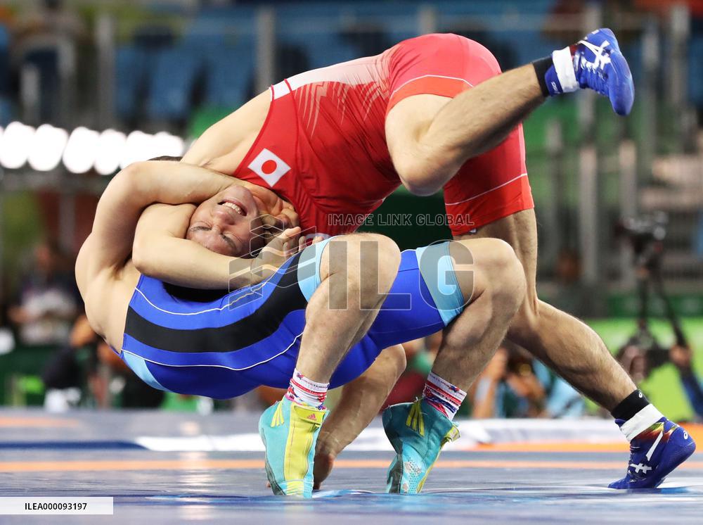 Serbia's Stefanek defeats Japan's Inoue