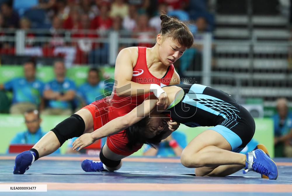Japan's Tosaka advances to final