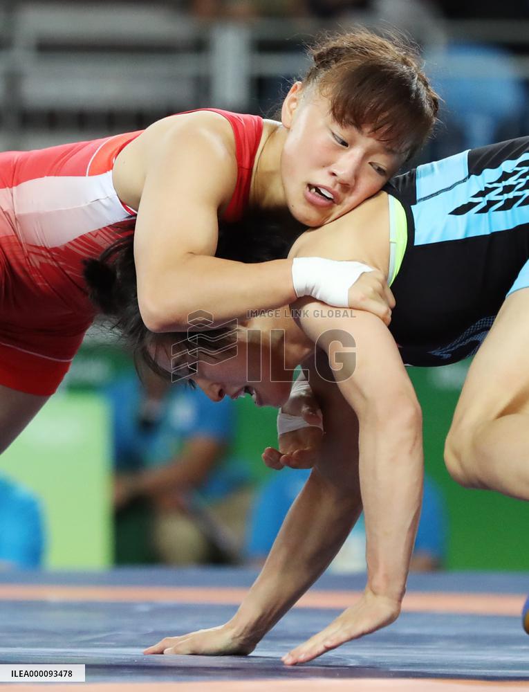 Japan's Tosaka advances to final