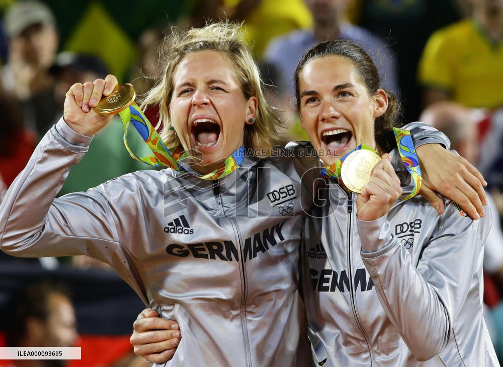German duo win gold in women's beach volleyball