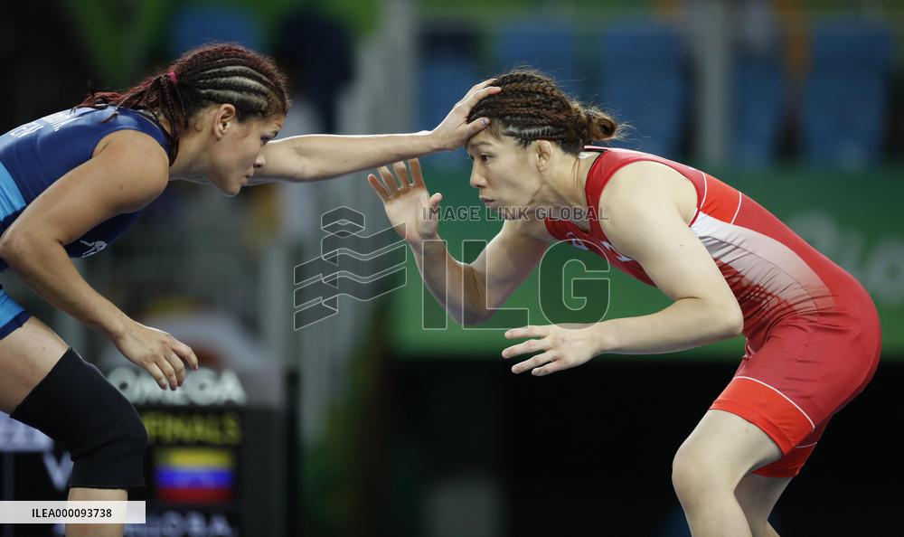 Japan's Yoshida advances to women's freestyle wrestling 53-kg final