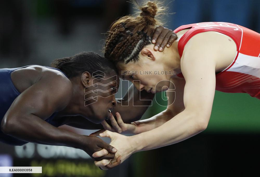 Olympics: Wrestlers in action