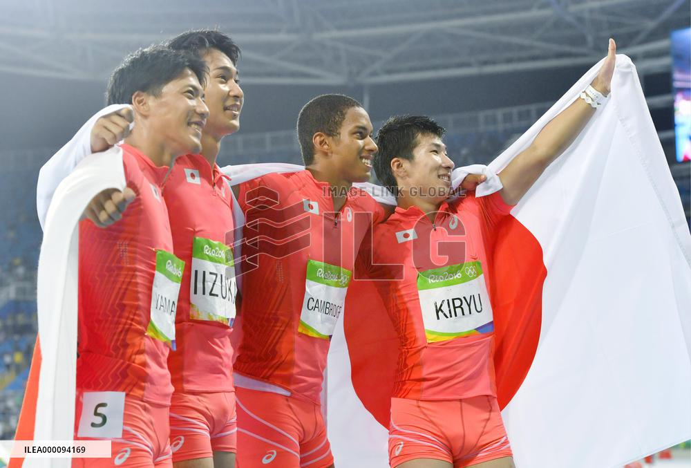 Olympics: Japan wins silver in 4x100 relay
