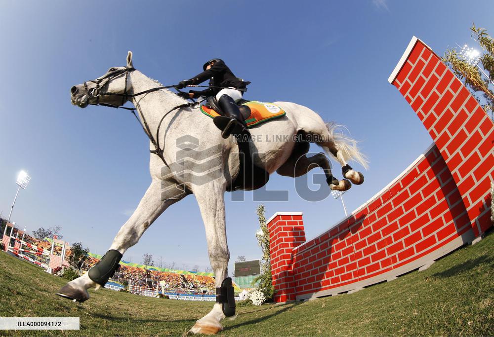 Olympics: Scenes from modern pentathlon