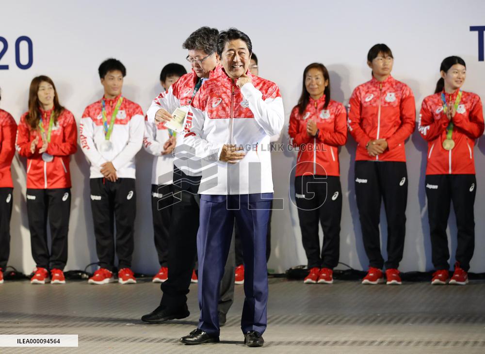Olympics: PM Abe meets Japanese athletes