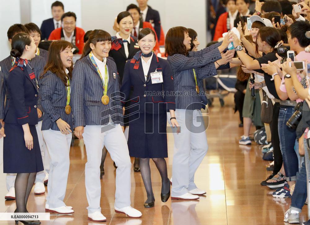 Japanese Olympic delegation returns from Brazil