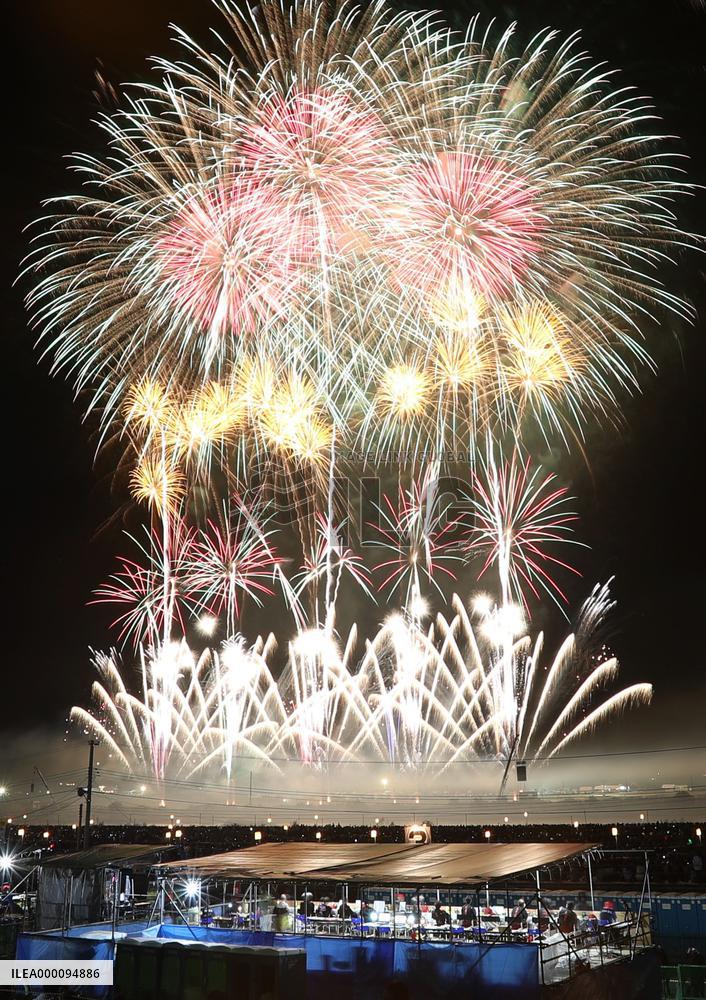 National Fireworks Competition held in Omagari