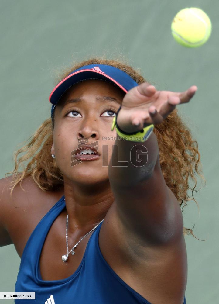 Japan's Osaka cruises into U.S. Open 3rd round