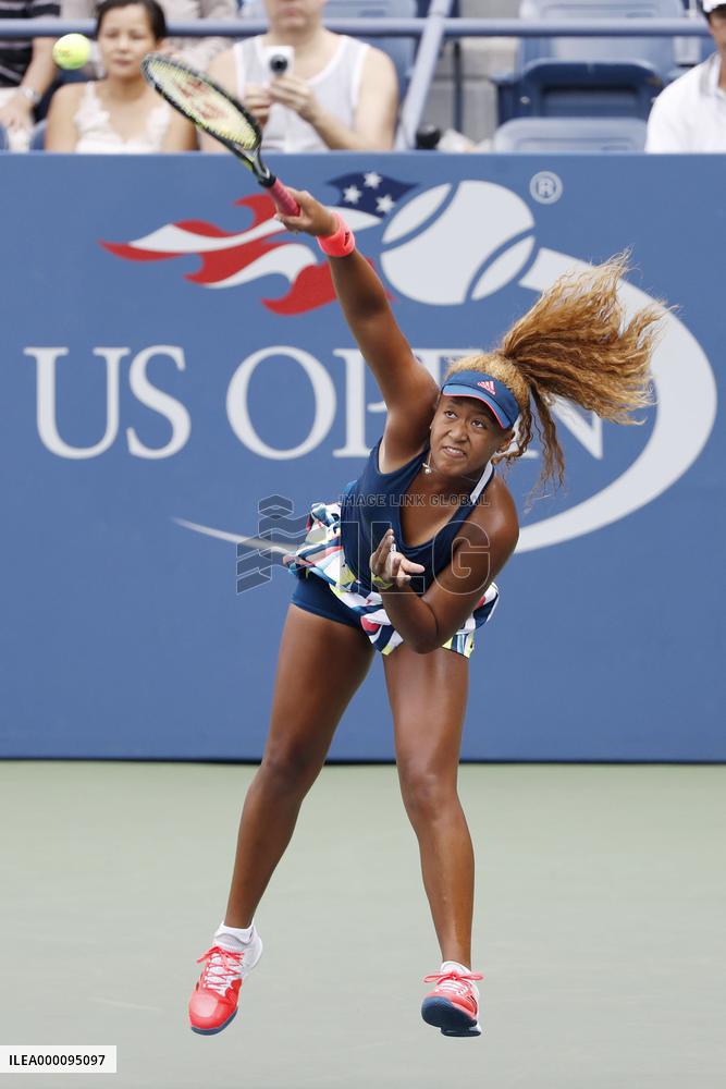 Japan's Osaka cruises into U.S. Open 3rd round