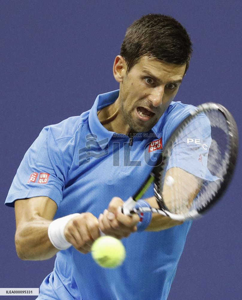 Djokovic powers into U.S. Open quarterfinals