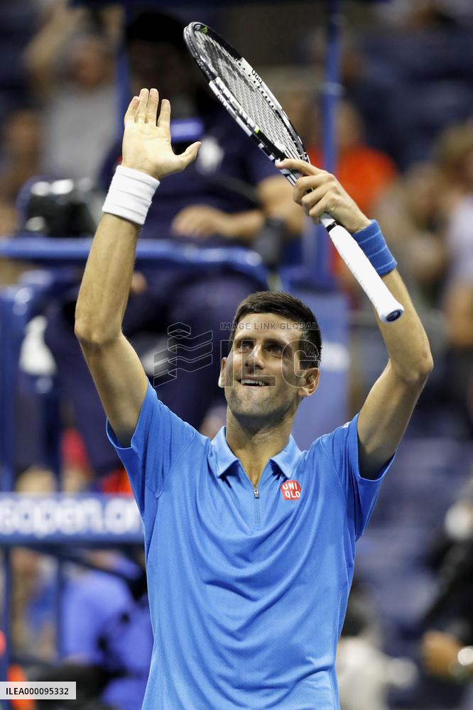 Djokovic powers into U.S. Open quarterfinals