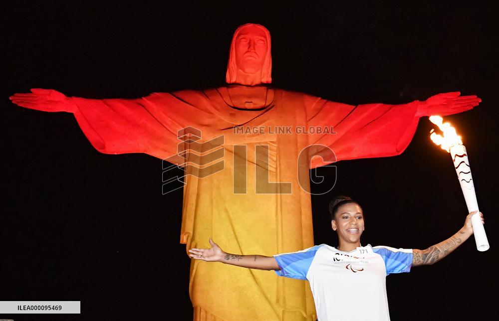 Paralympics: Torch relay arrives in Rio