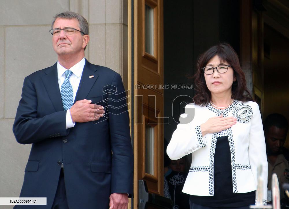 Defense Minister Inada meets with Defense Secretary Carter
