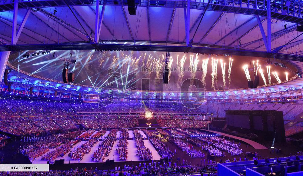 Curtain drawn on Rio Games, flag handed to Tokyo