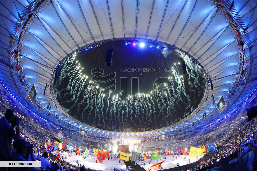 Curtain drawn on Rio Games, flag handed to Tokyo