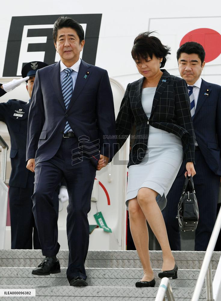 PM Abe arrives in New York