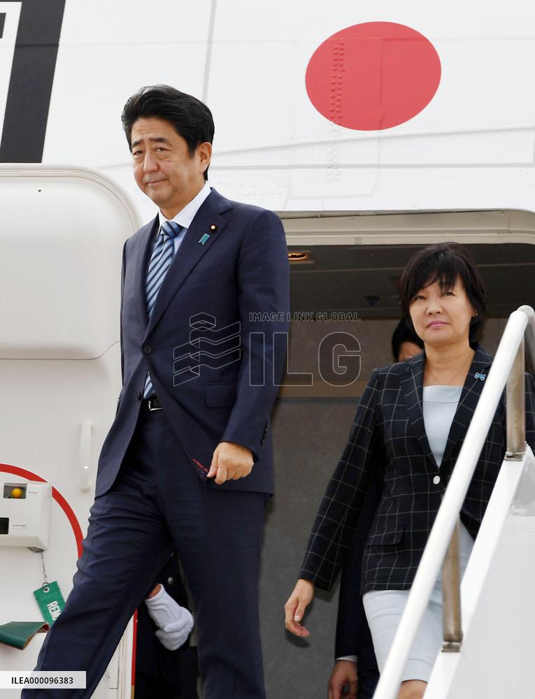 PM Abe arrives in New York