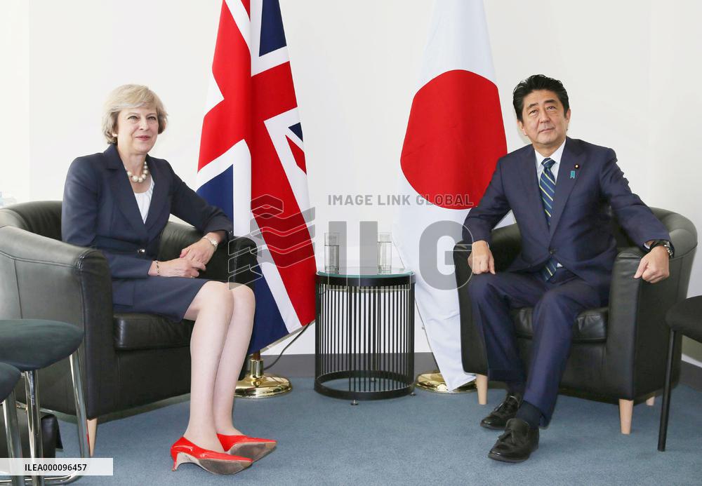 Prime ministers of Britain, Japan meet in New York