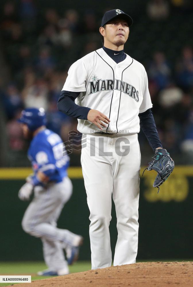 Baseball: Iwakuma roughed up by Blue Jays