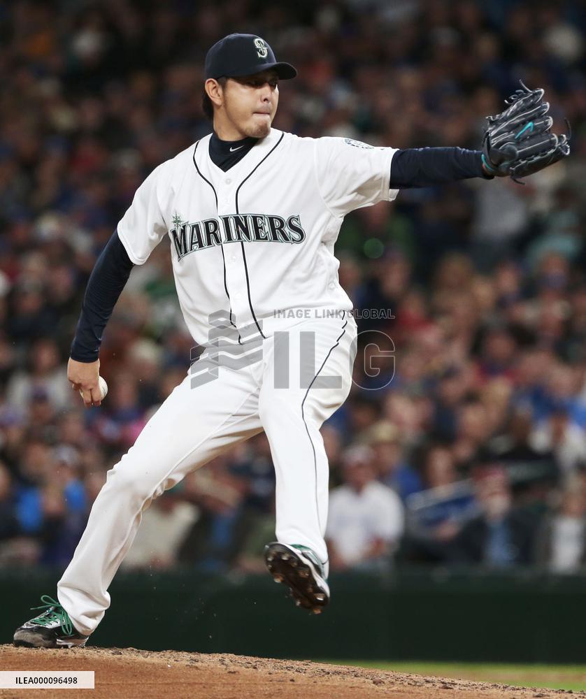 Iwakuma roughed up by Blue Jays