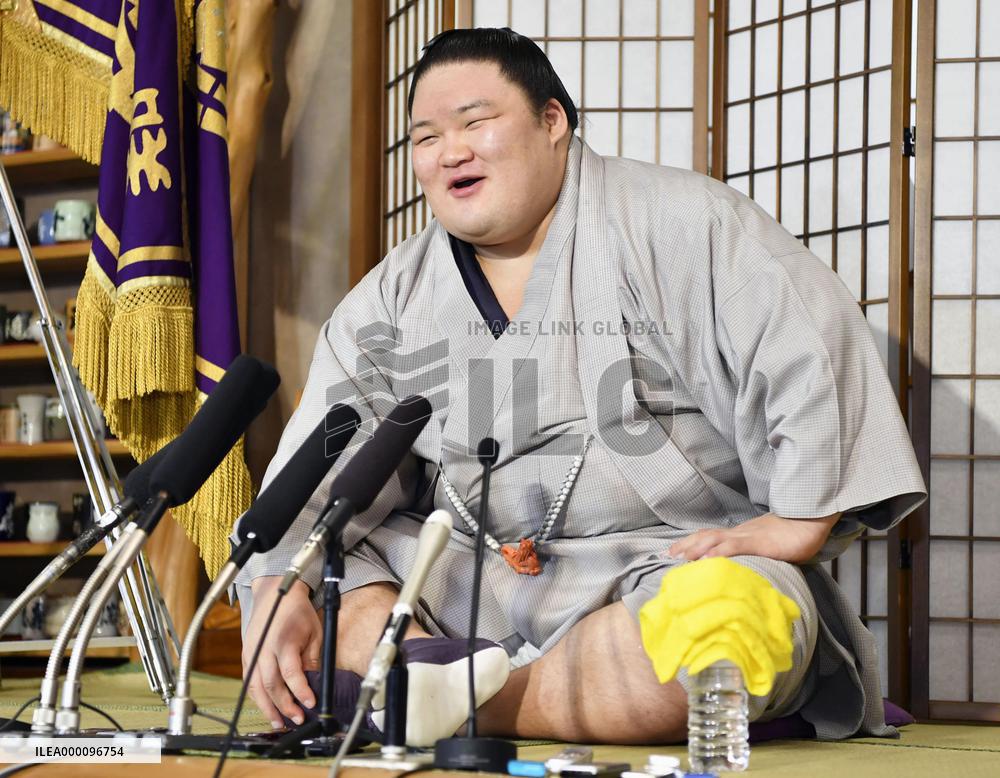 Goeido at press conference after victory