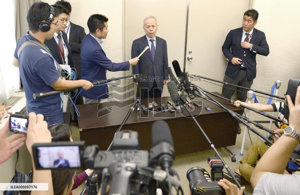 TEPCO chief Hirose meets with reporters