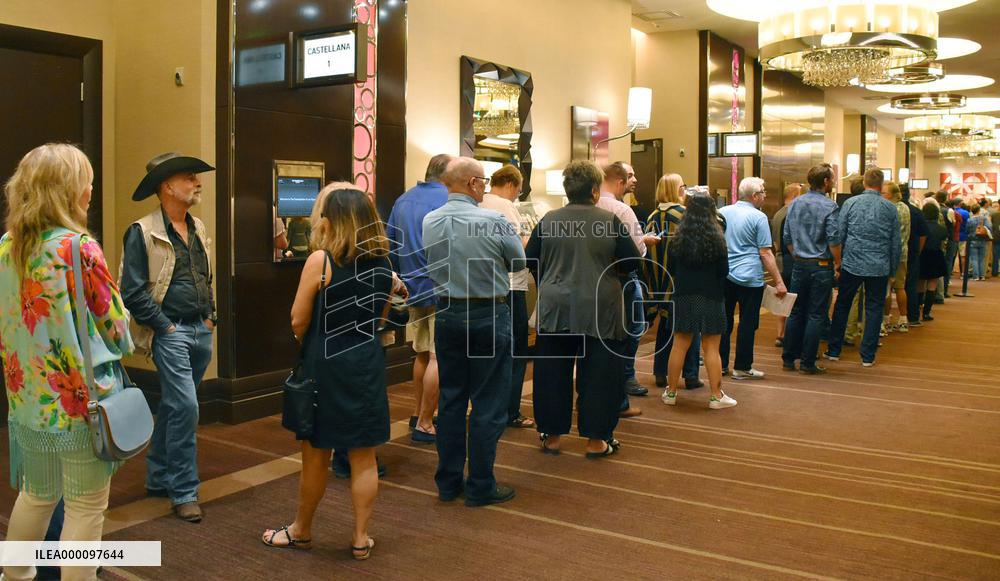 Fans celebrate Bob Dylan's Nobel Prize win