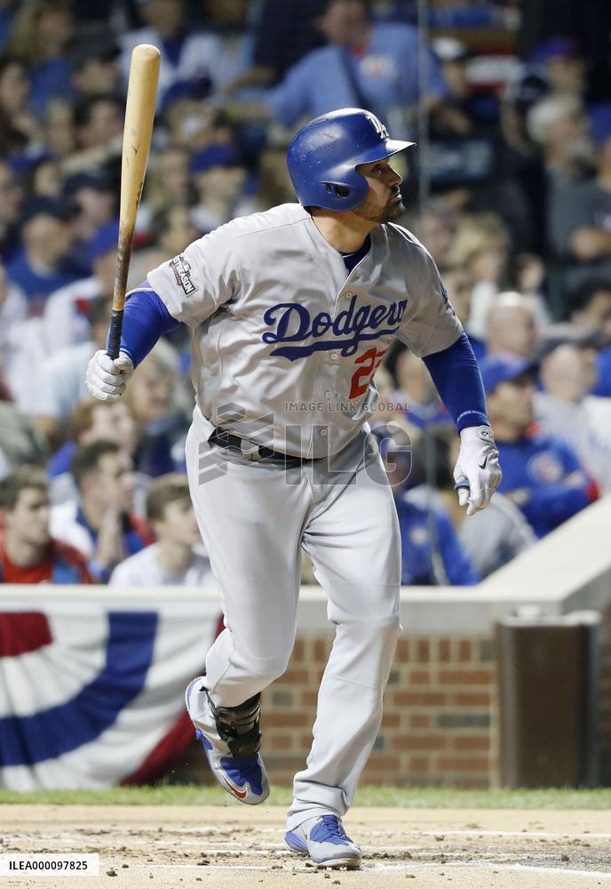 Baseball: Dodgers win Game 2 to even NLCS