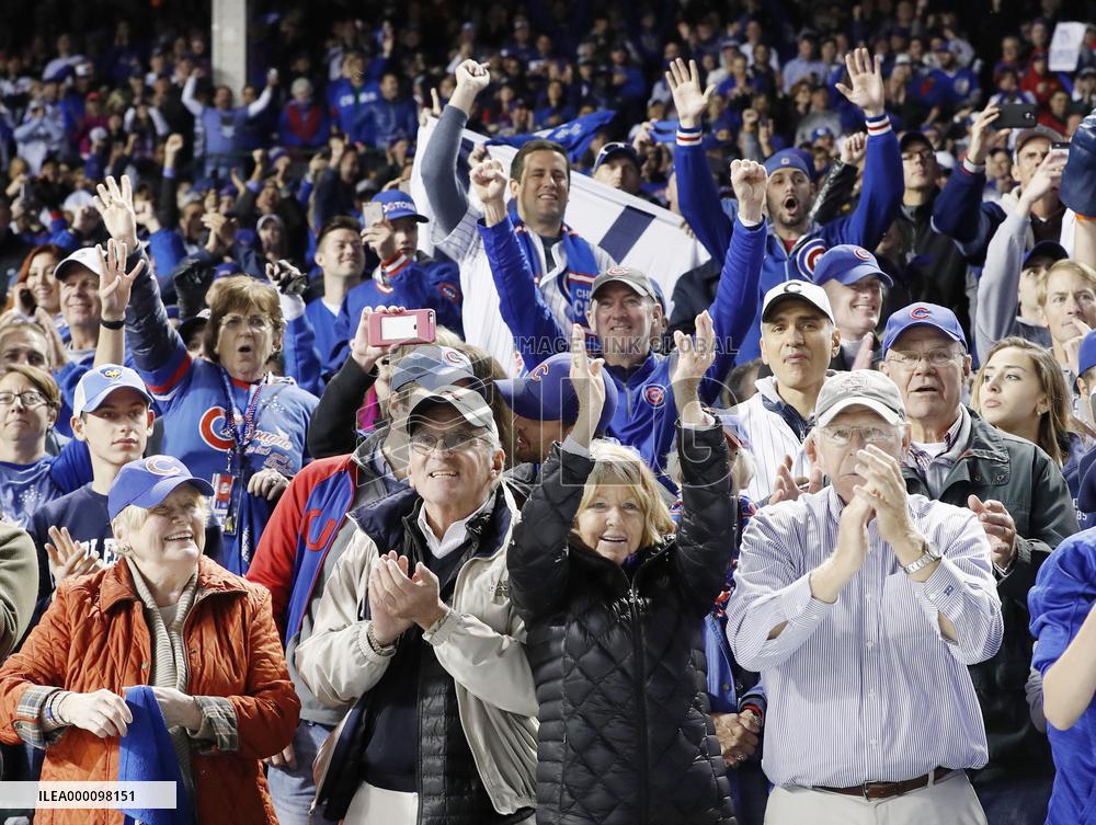 Chicago Cubs advance to World Series