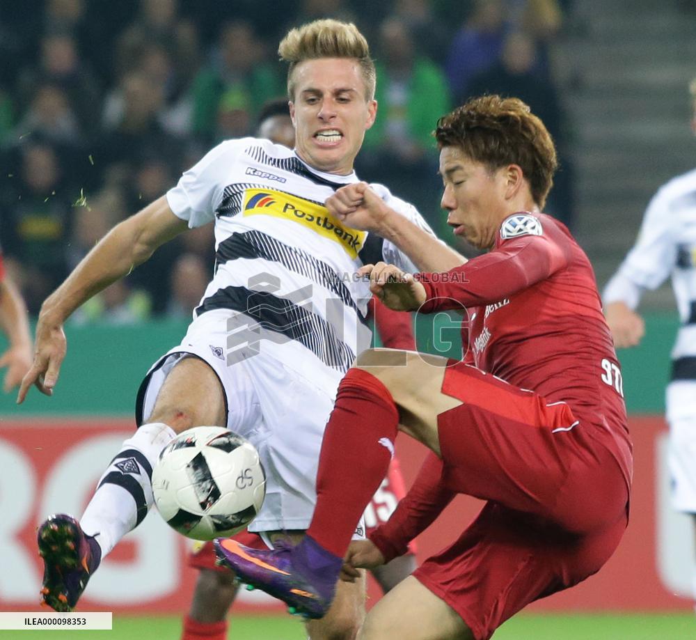 Soccer: Borussia beat Stuttgart 2-0