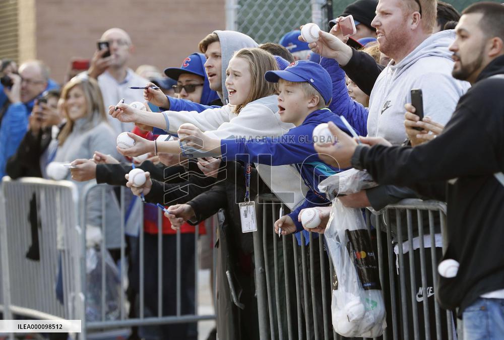 1st World Series game at Wrigley Field in 71 years