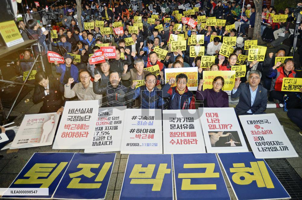 S. Korean Pres. Park under fire for confidante scandal