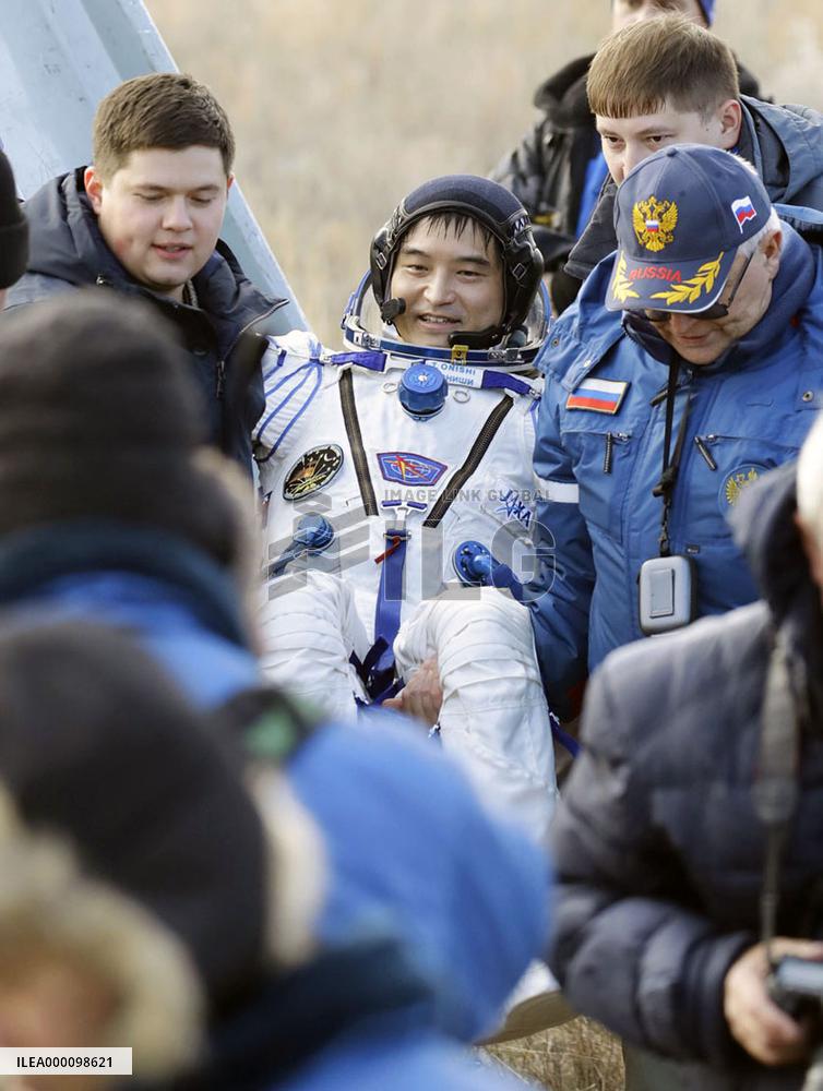 3 astronauts return from ISS after 4-month mission