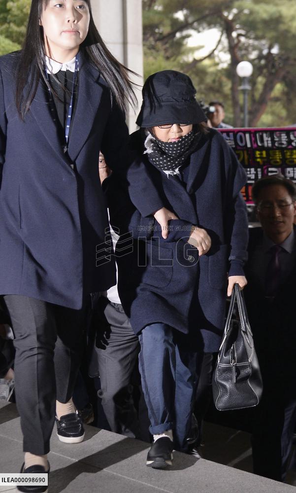 Key figure in S. Korea scandal appears at prosecutors' office