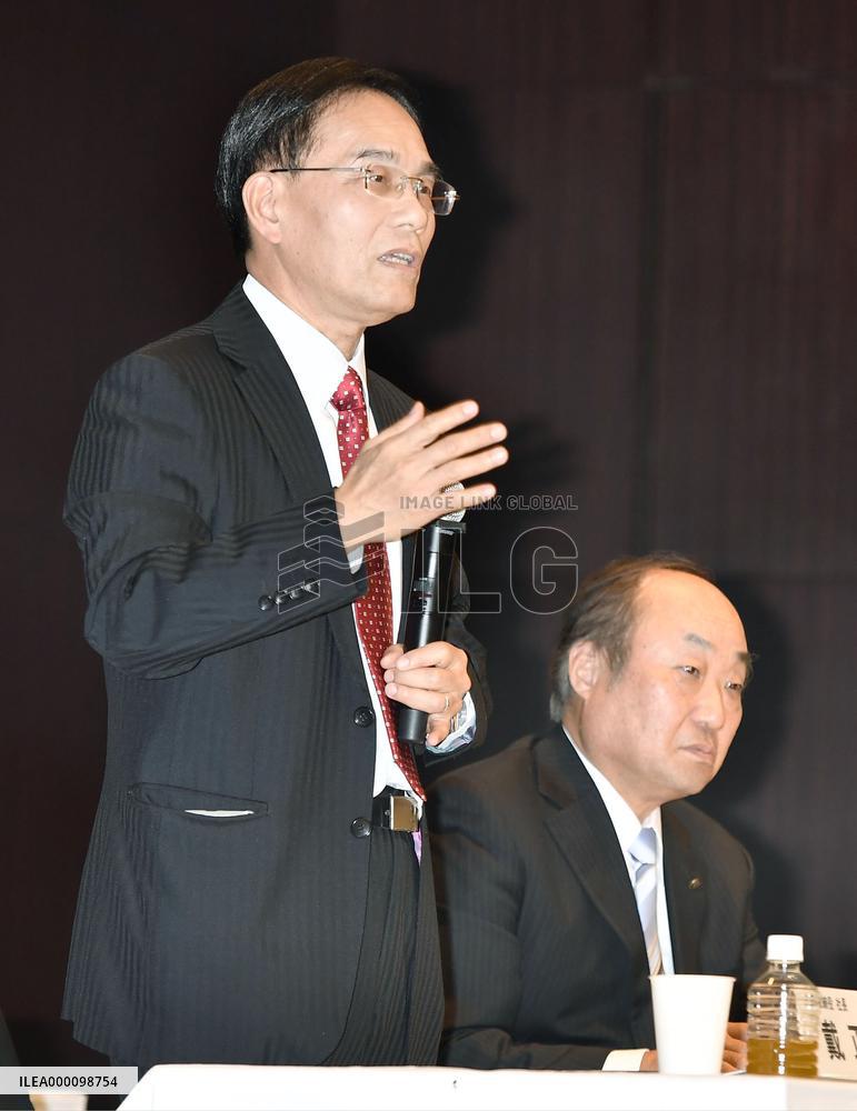 Sharp sees 1st operating profit in 3 yrs in FY 2016