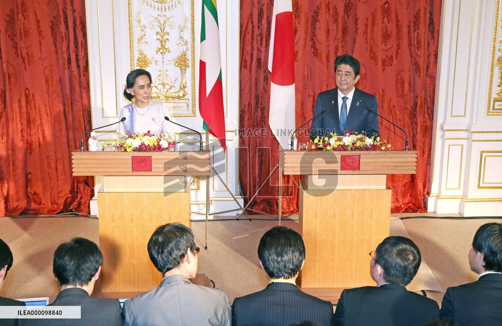 Japan offers 800 bil. yen to Myanmar to assist democratization