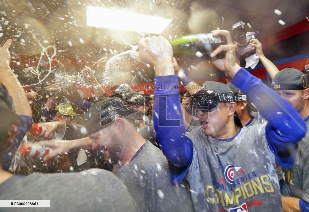 Kawasaki glad he stuck it out for Cubs' final victory