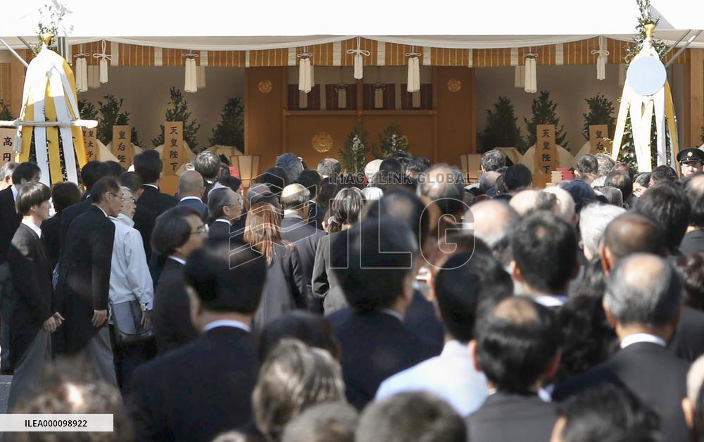 Centenarian Prince Mikasa mourned at funeral in Tokyo