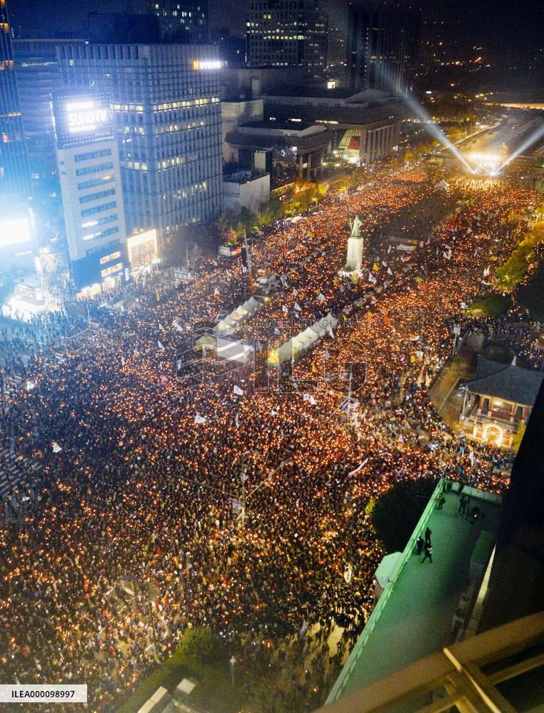 Rally seeking resignation of S. Korean President Park