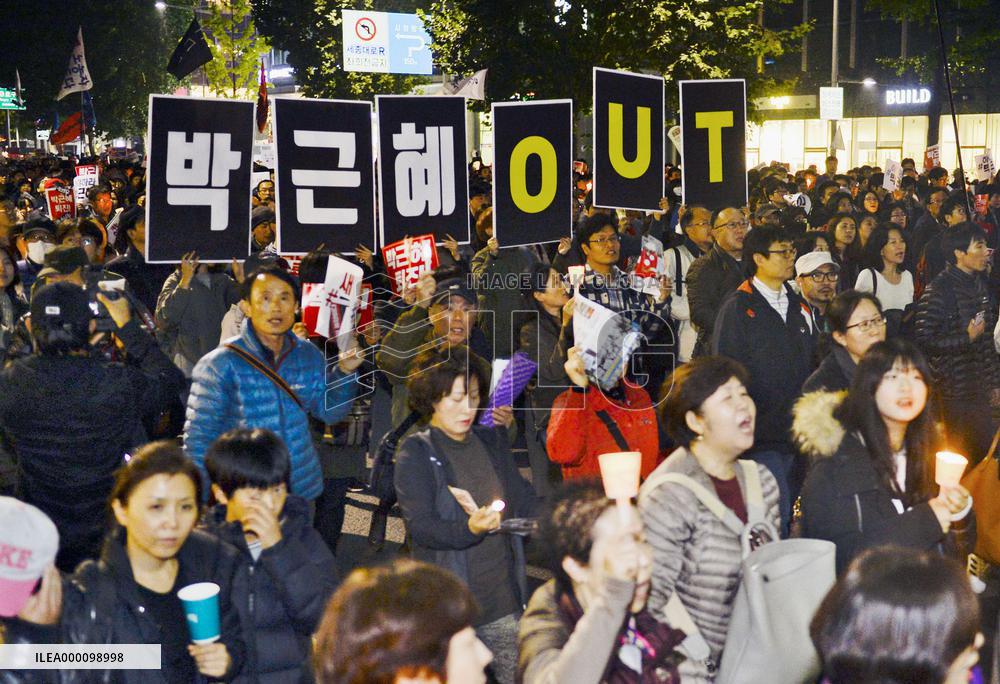 Rally seeking resignation of S. Korean President Park