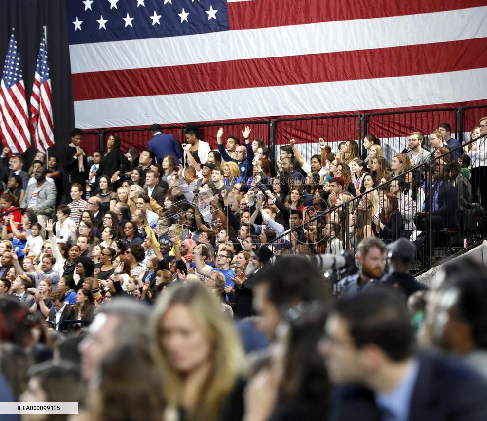 People watch early returns in U.S. presidential election