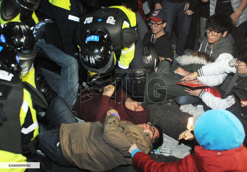 Up to 1 million S. Koreans rally to demand Park's resignation