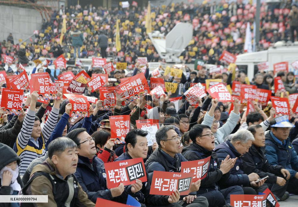 Opponents of S. Korean President Park