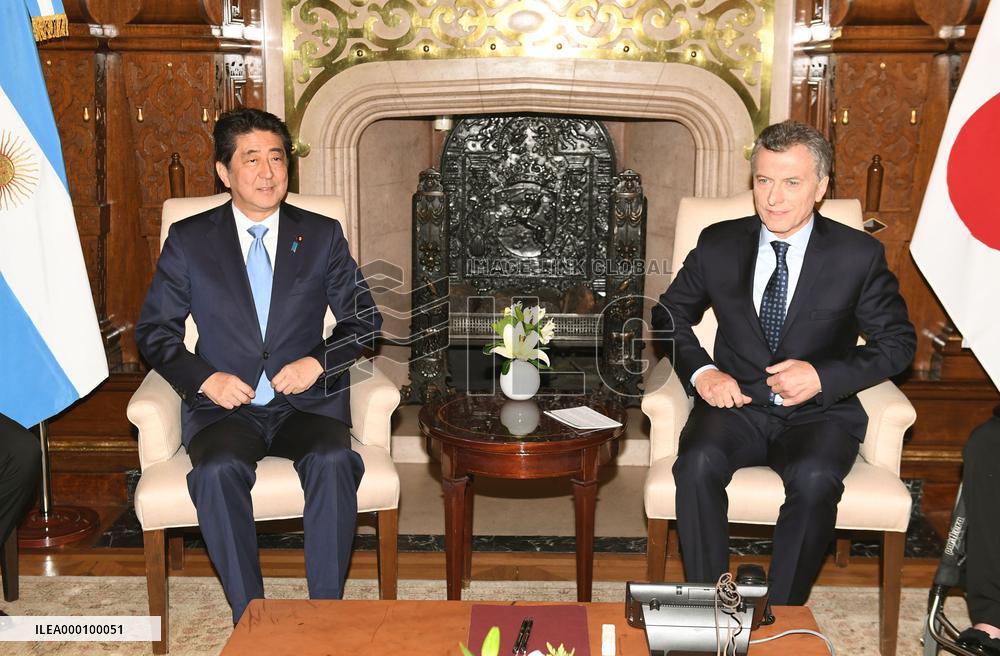 Leaders of Japan, Argentina hold talks