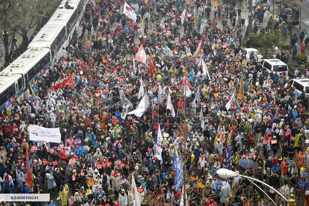 Protests against South Korean President Park