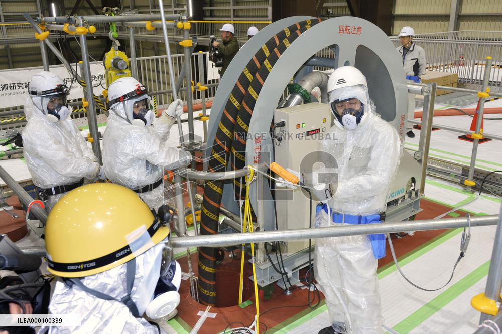 Test for Fukushima decommissioning revealed to media
